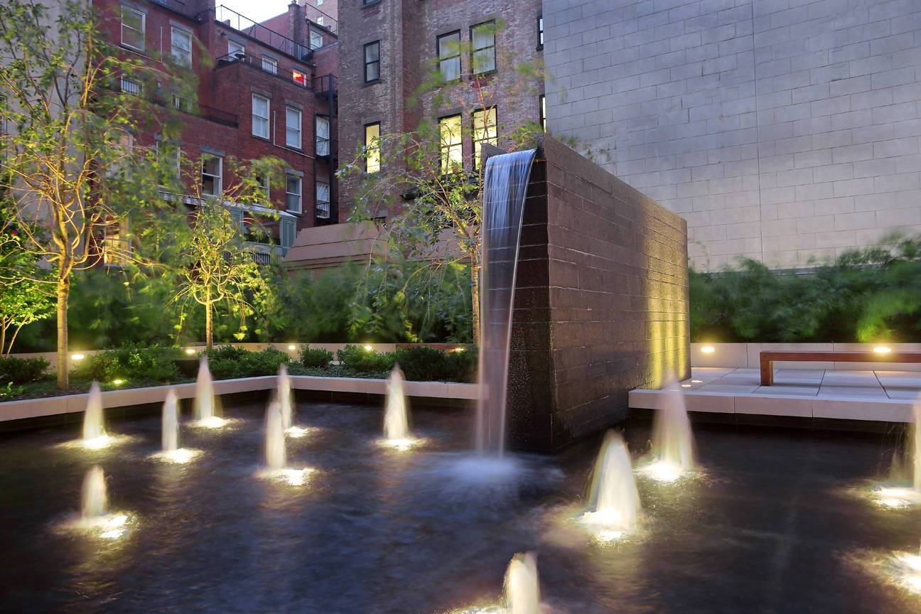 Courtyard Fountain at 800 Fifth Avenue