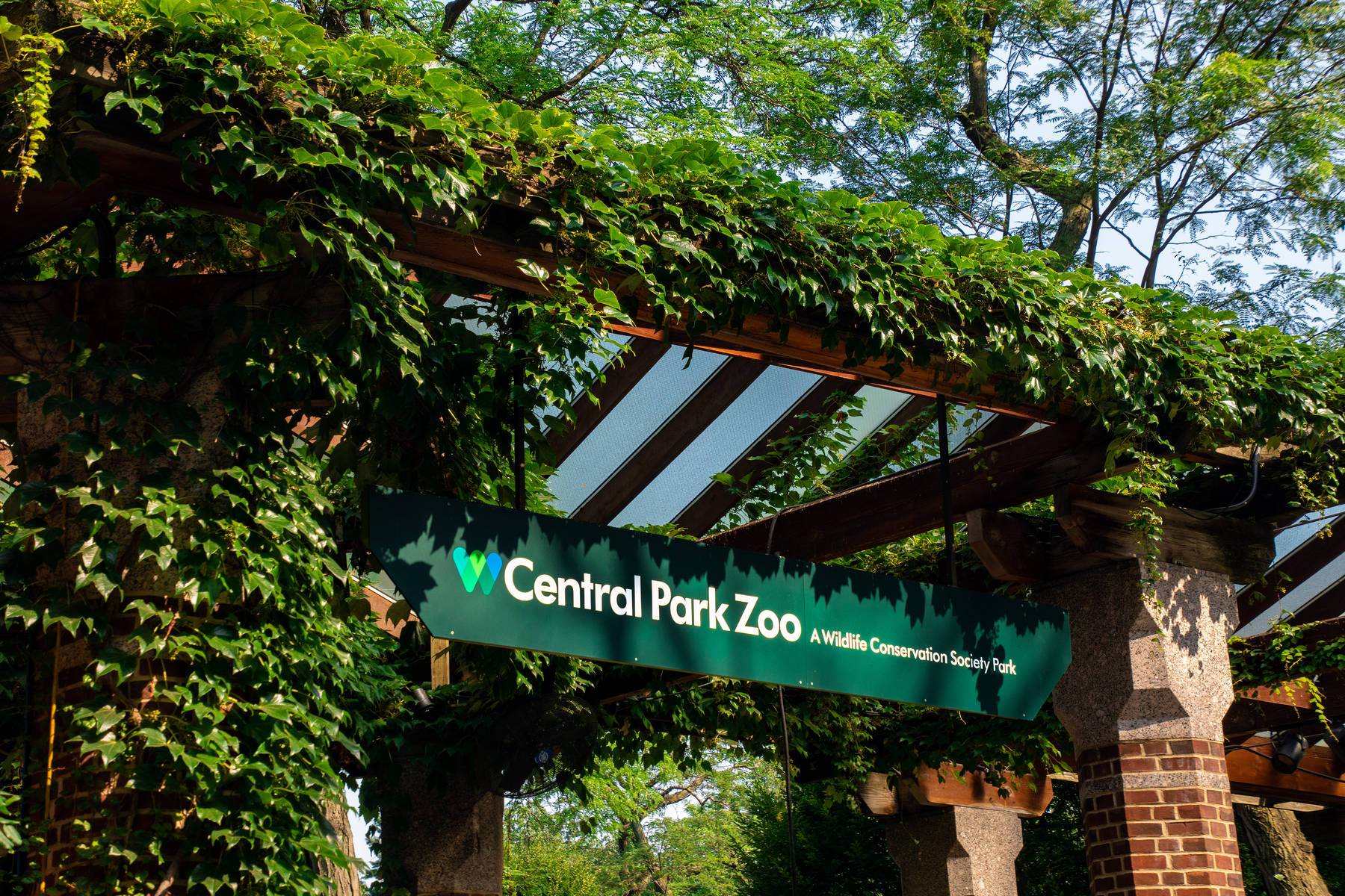 Central Park Zoo entrance sign